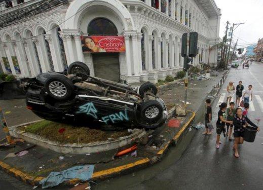 Filipinler'den yardım çığlıkları yükseliyor