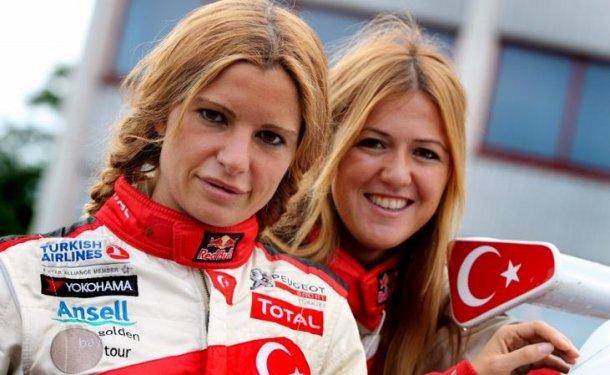 Ünlü Rallici tesettüre girdi