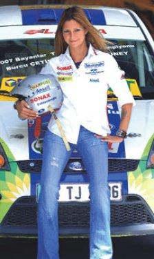 Ünlü Rallici tesettüre girdi