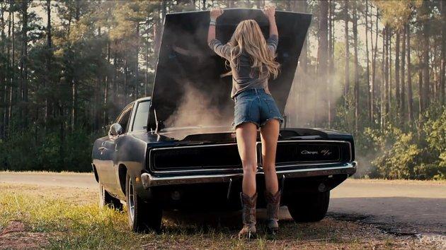 Filmlerde Efsane Olmuş Otomobiller