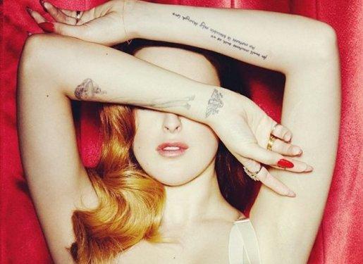 Ünlü olmayı kafasına koydu