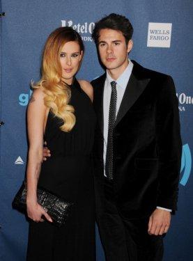 Ünlü olmayı kafasına koydu