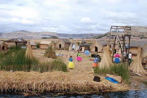 Su üzerinde yüzen inanılmaz yerleşim merkezleri