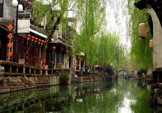 Su üzerinde yüzen inanılmaz yerleşim merkezleri