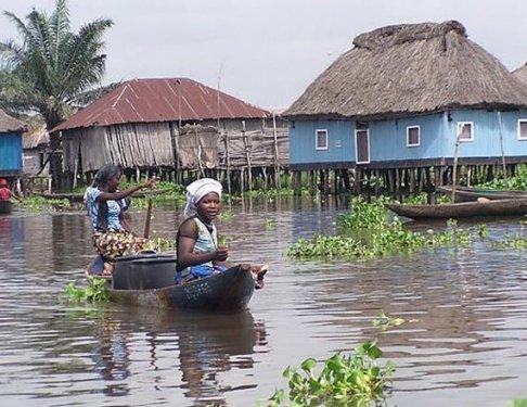 Su üzerinde yüzen inanılmaz yerleşim merkezleri