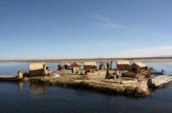 Su üzerinde yüzen inanılmaz yerleşim merkezleri