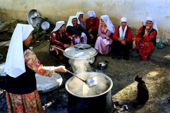 Kırgız Türkleri geleneklerini Türkiye'de de sürdürüyor