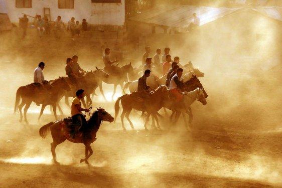 Kırgız Türkleri geleneklerini Türkiye'de de sürdürüyor