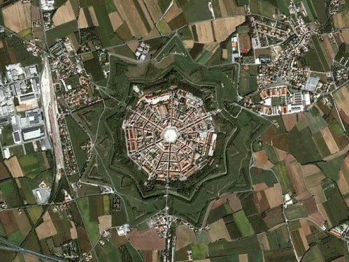 En iyi planlanmış şehirlerin uzaydan görünüşü