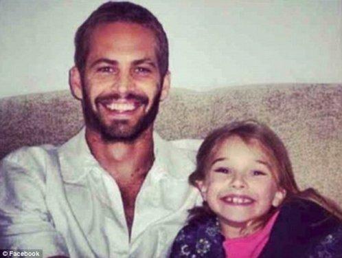 Paul Walker’ın sevgilisi yalın ayak görüntülendi