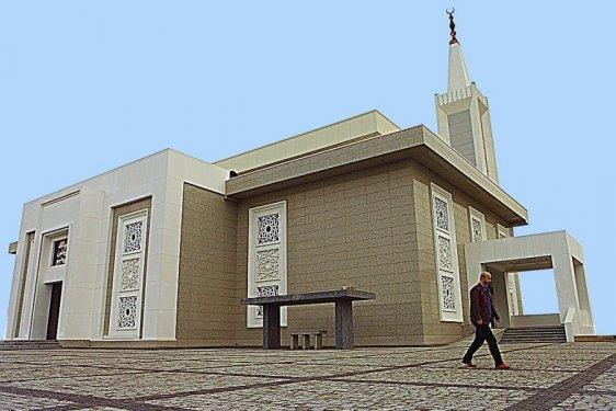 Kadın mimarın 10 yılda yaptığı cami görenleri mest etti