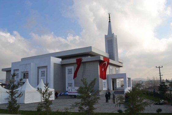 Kadın mimarın 10 yılda yaptığı cami görenleri mest etti