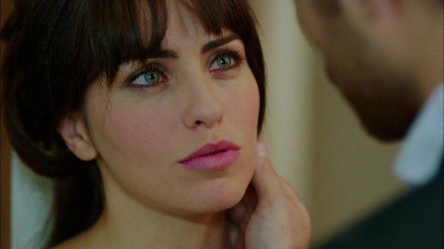 Aslı Tandoğan'ın gerçek yaşı hayranlarını şaşırttı 