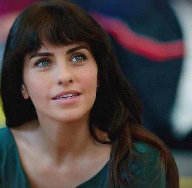 Aslı Tandoğan'ın gerçek yaşı hayranlarını şaşırttı 