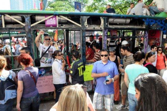 Taksim Gezi Parkı'ndan kareler - Resim 23