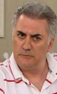 Hangi ünlü hangi yabancı dili biliyor