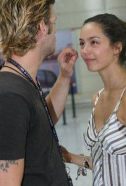 Hangi ünlü hangi yabancı dili biliyor