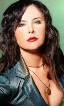 Hangi ünlü hangi yabancı dili biliyor