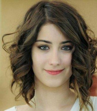 Hangi ünlü hangi yabancı dili biliyor