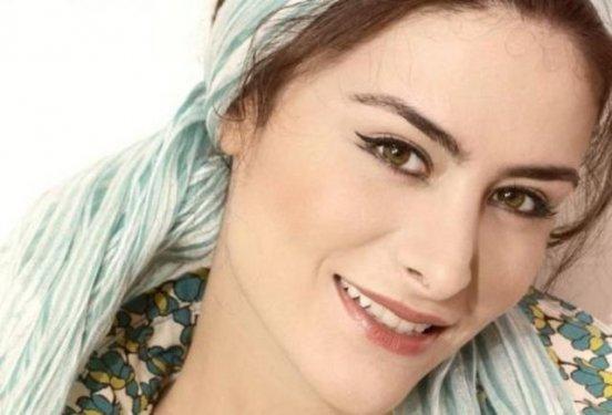 Hangi ünlü hangi yabancı dili biliyor