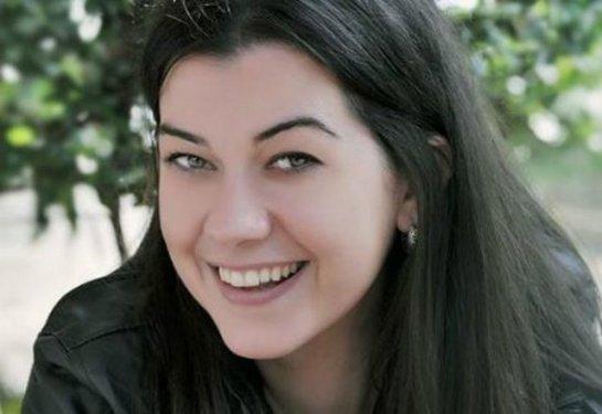 Hangi ünlü hangi yabancı dili biliyor