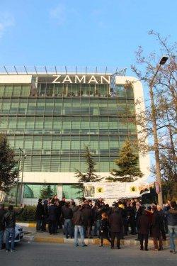 Zaman gazetesine para makinesiyle protesto - Resim 5