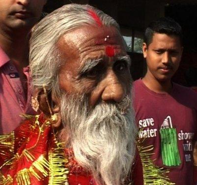 73 Yıldır hiçbir şey yemeden dimdik ayakta  