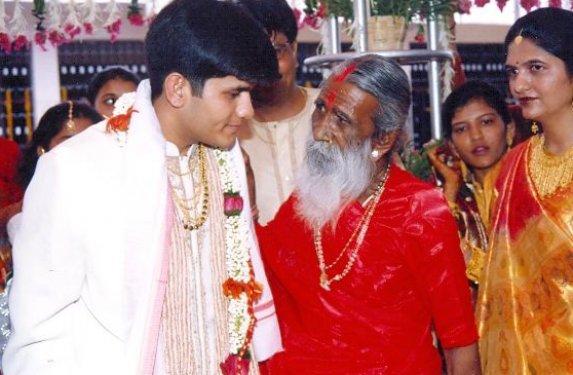 73 Yıldır hiçbir şey yemeden dimdik ayakta  