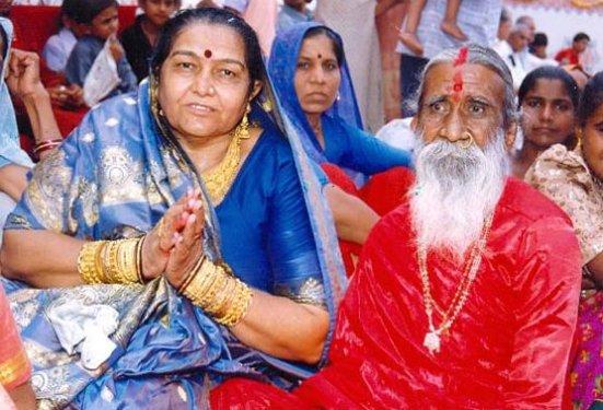 73 Yıldır hiçbir şey yemeden dimdik ayakta  