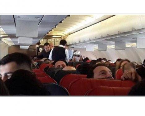 Uçaktaki hastaya ilk müdahaleyi Ferhat Göçer yaptı