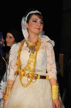 Ak Parti vekilinin oğlu evlendi