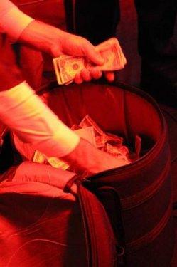 Ak Parti vekilinin oğlu evlendi