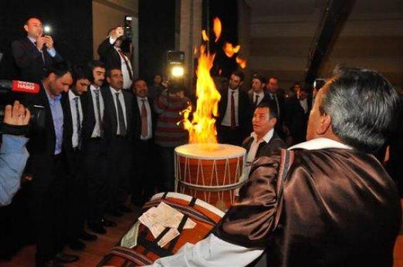 Ak Parti vekilinin oğlu evlendi