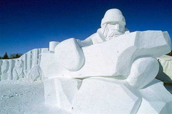 Göz alıcı kar heykeller 