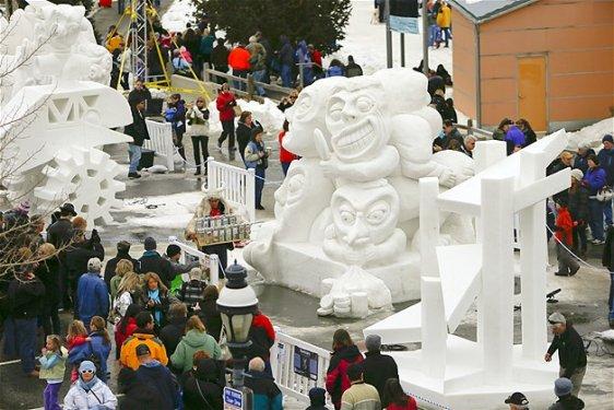 Göz alıcı kar heykeller 