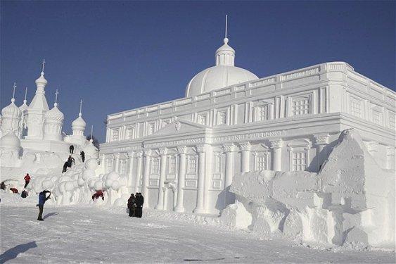 Göz alıcı kar heykeller 