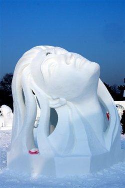 Göz alıcı kar heykeller 