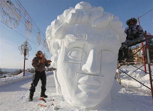 Göz alıcı kar heykeller 