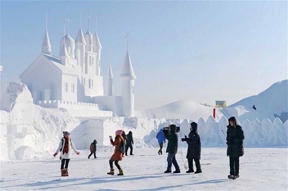 Göz alıcı kar heykeller 