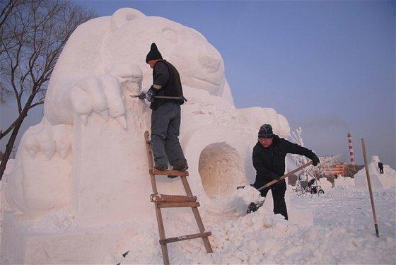 Göz alıcı kar heykeller 