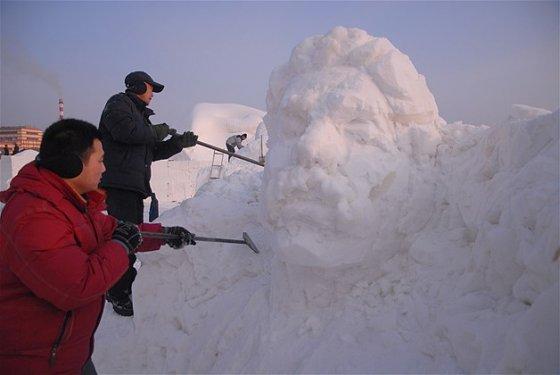 Göz alıcı kar heykeller 