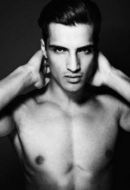 Ortadoğu'nun en yakışıklı 12 erkeği