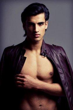 Ortadoğu'nun en yakışıklı 12 erkeği