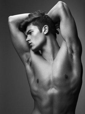 Ortadoğu'nun en yakışıklı 12 erkeği