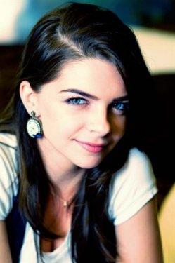 Sevilen dizilerin yıldızları arasında en beğenilen 25 kadın oyuncu