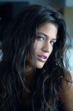 Sevilen dizilerin yıldızları arasında en beğenilen 25 kadın oyuncu