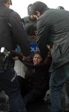 DHKP-C gözaltılarını protesto etmek isteyenlere müdahale