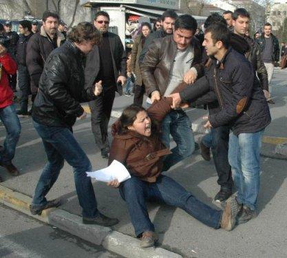 DHKP-C gözaltılarını protesto etmek isteyenlere müdahale