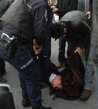 DHKP-C gözaltılarını protesto etmek isteyenlere müdahale