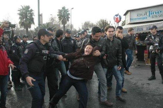 DHKP-C gözaltılarını protesto etmek isteyenlere müdahale